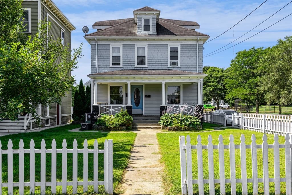 24 Blaisdell St, Haverhill MA 01832