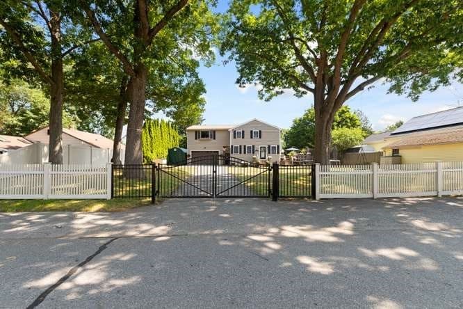 Single Family Residence at 40 Hillside Ave, Beverly MA 01915, Beverly, photo 5 of 42