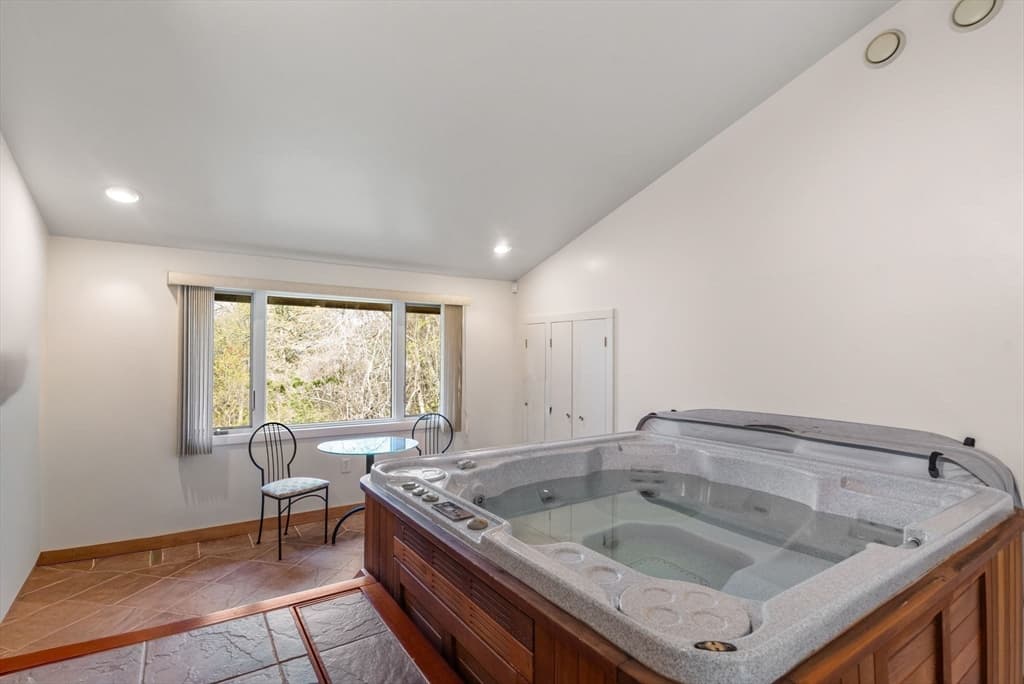 16 Wadsworth Ln, Dartmouth MA 02748 photo 16