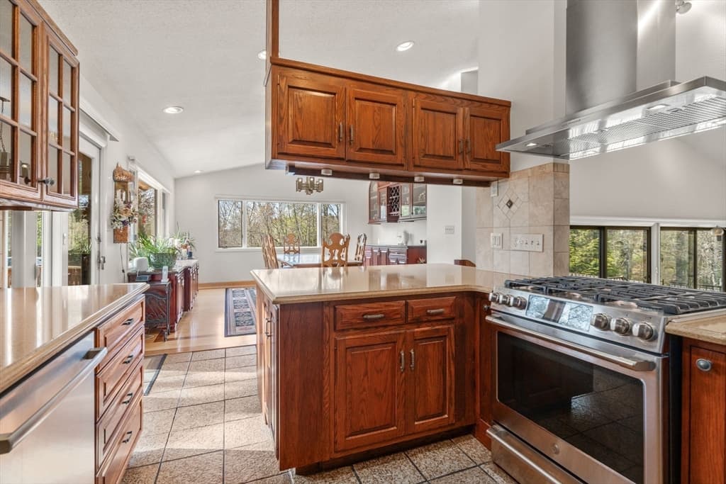 16 Wadsworth Ln, Dartmouth MA 02748 photo 8
