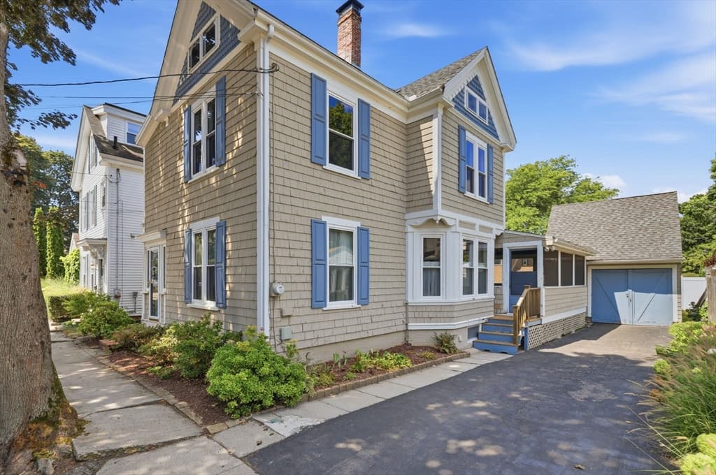 16 Collins St, Newburyport MA 01950