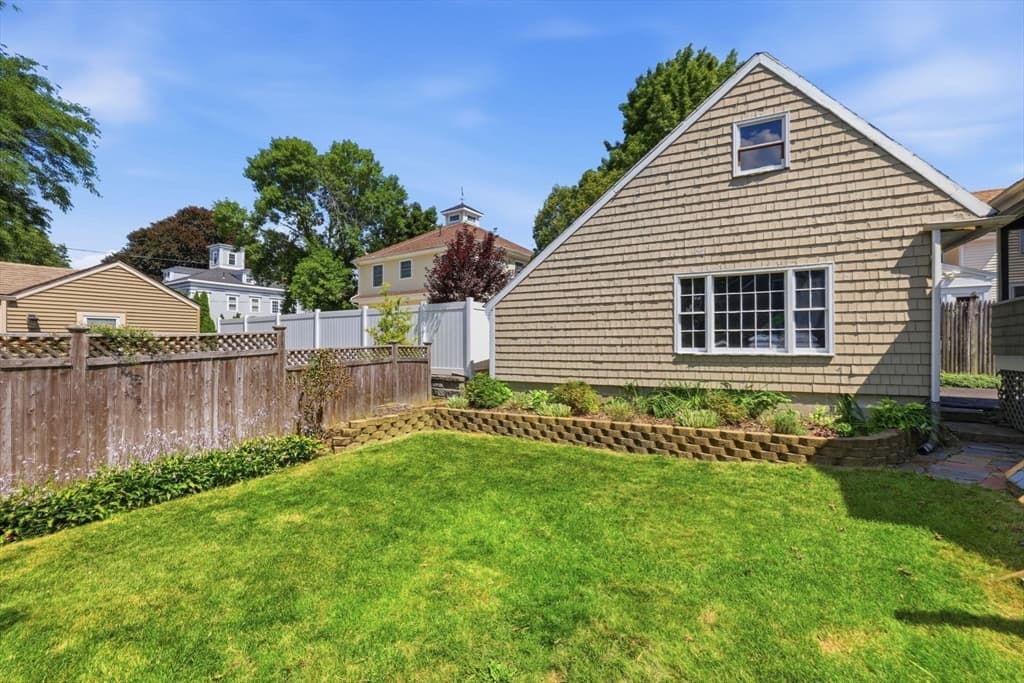 16 Collins St, Newburyport MA 01950 photo 25
