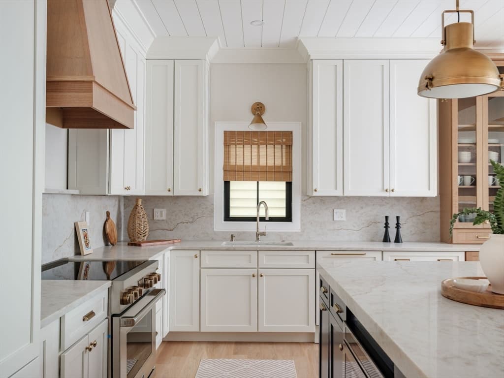 847 E 5th St, Boston MA 02127 photo 3