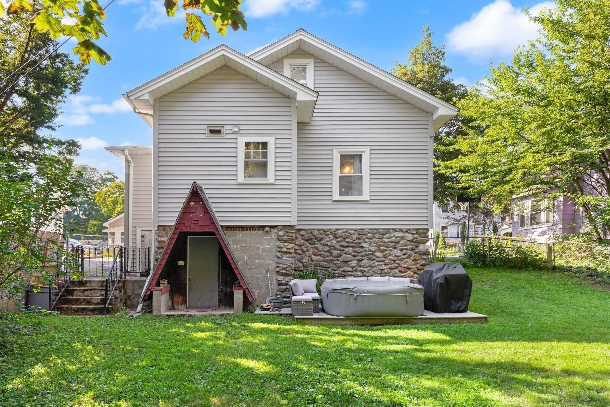 Single Family Residence at 9 Norcross St, Worcester MA 01602, Worcester, photo 23 of 25