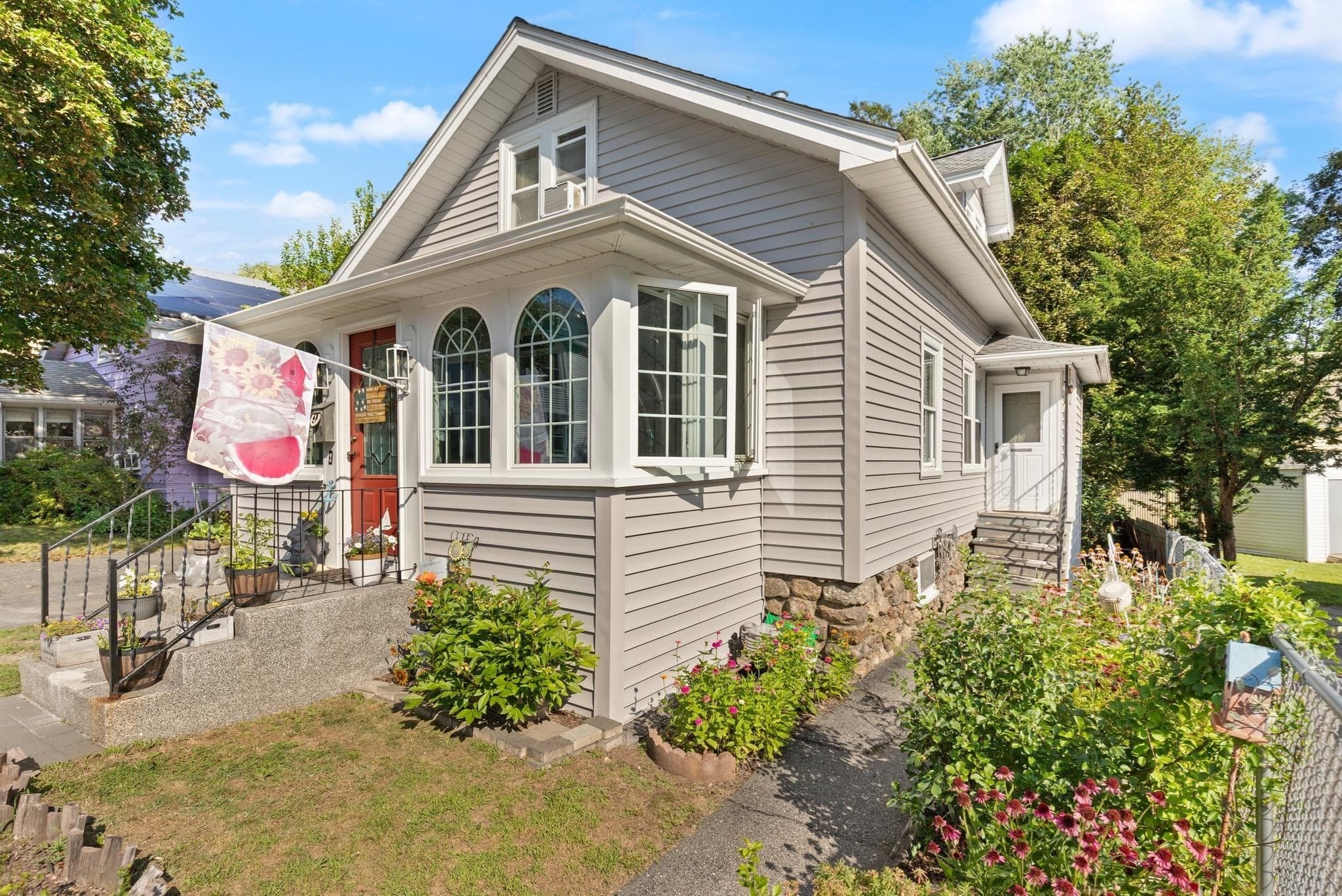 Single Family Residence at 9 Norcross St, Worcester MA 01602, Worcester, photo 2 of 25
