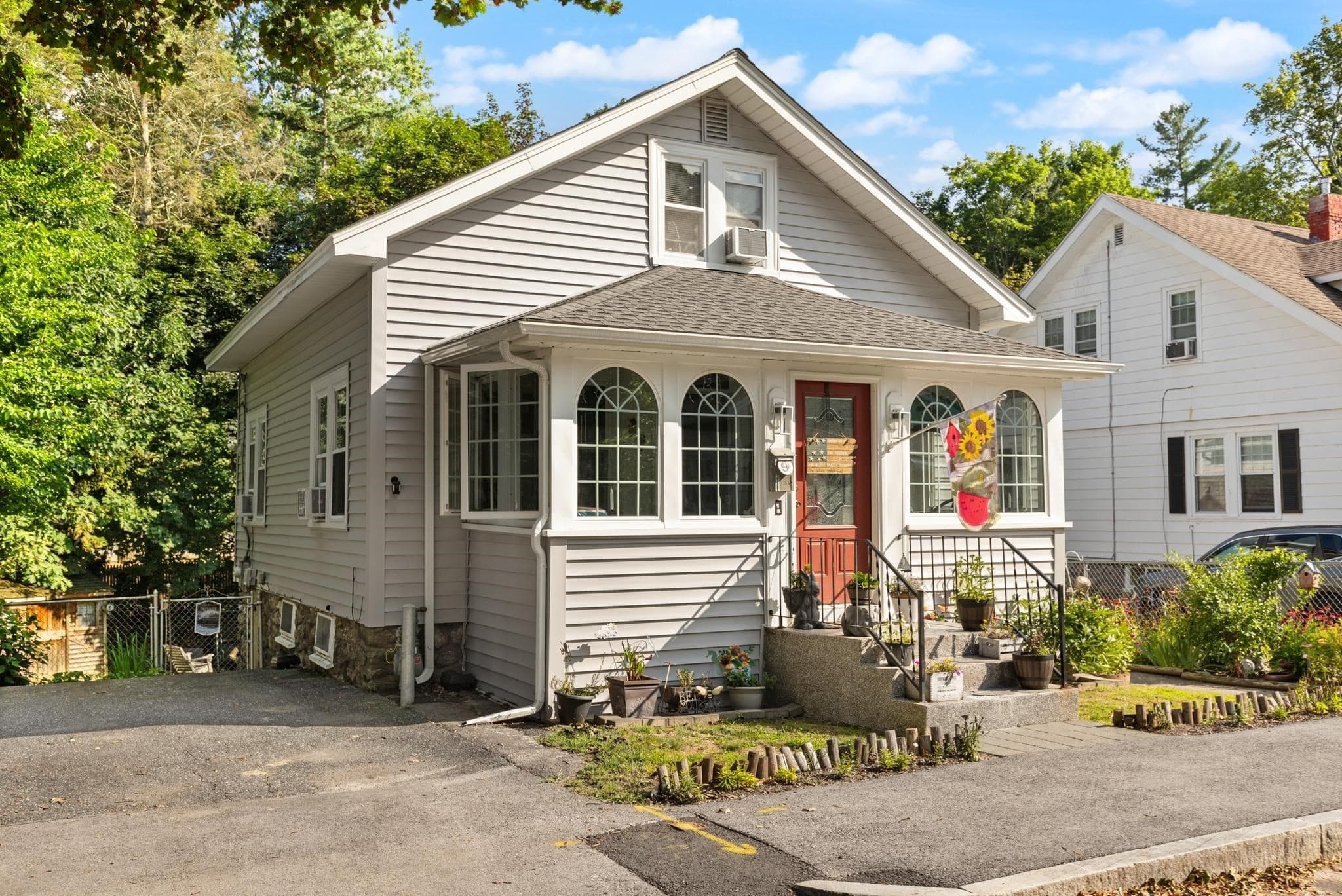 Single Family Residence at 9 Norcross St, Worcester MA 01602, Worcester, photo 3 of 25
