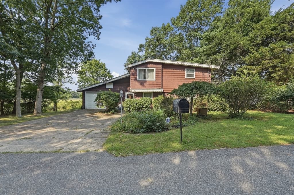 3 Point St, Freetown MA 02702
