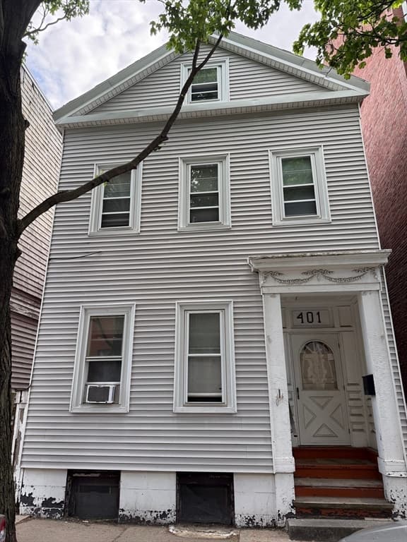 401 W 4th St, Boston MA 02127