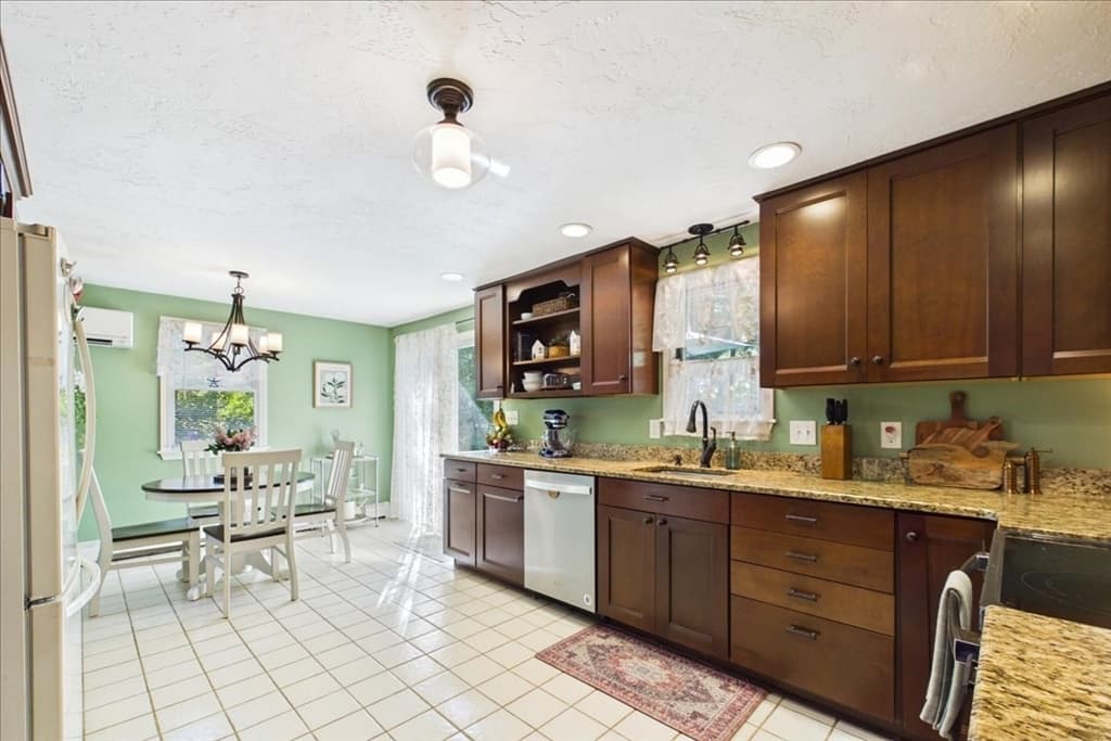34 Skylark Ave, Plymouth MA 02360 photo 10