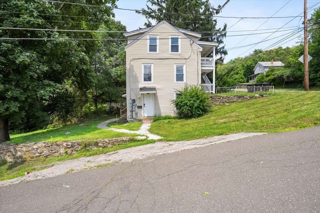 165 Pleasant St., Southbridge MA 01604 photo 2