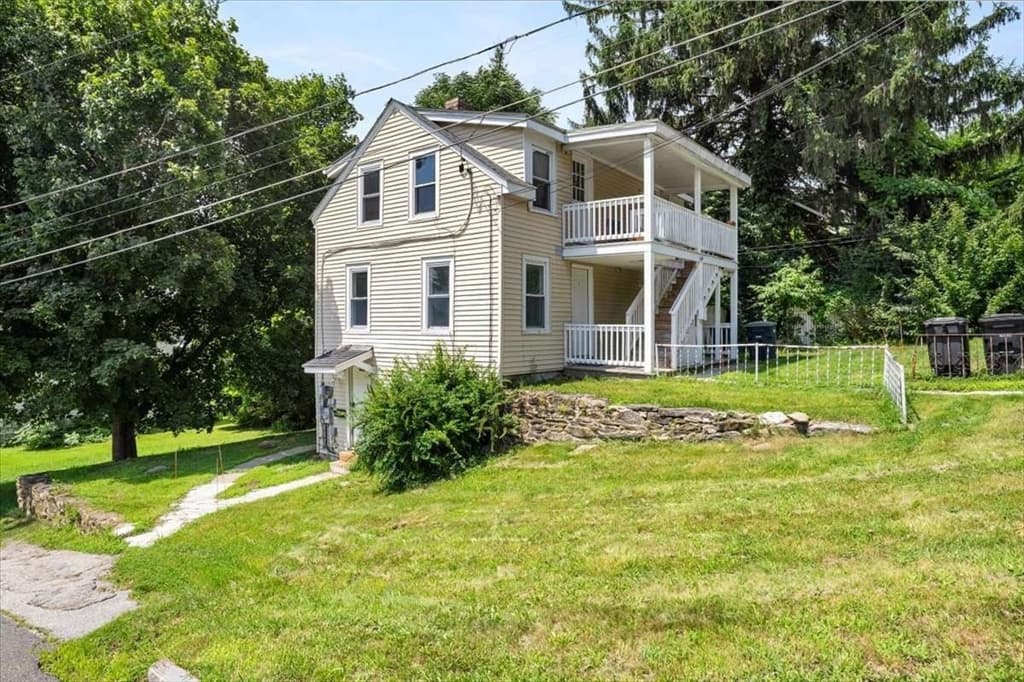 165 Pleasant St., Southbridge MA 01604 photo 3