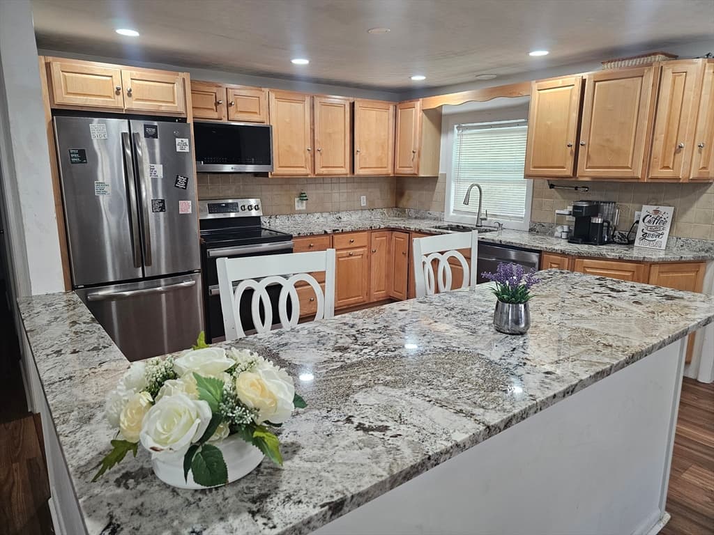 10 Marmion Ave, Worcester MA 01606 photo 4