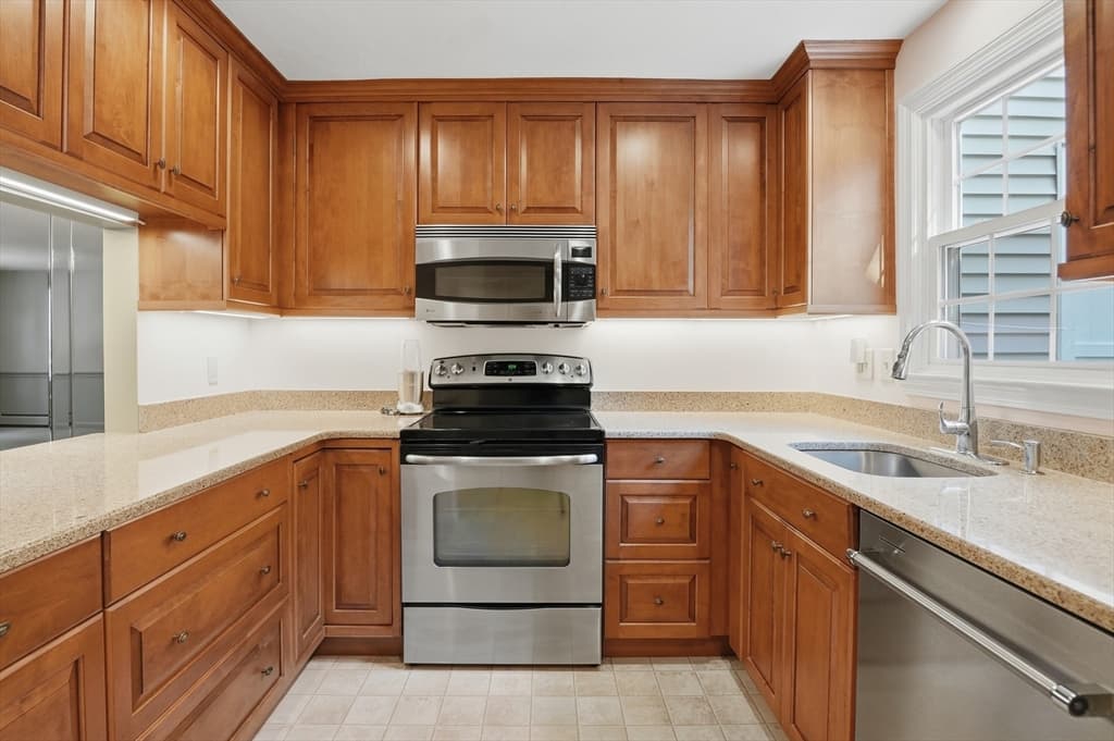 Condominium at 5 Tuck Farm Road # 4, Auburn MA 01501, Auburn, photo 9 of 29