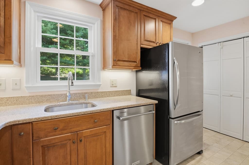 Condominium at 5 Tuck Farm Road # 4, Auburn MA 01501, Auburn, photo 10 of 29