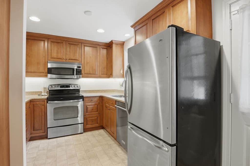 Condominium at 5 Tuck Farm Road # 4, Auburn MA 01501, Auburn, photo 8 of 29