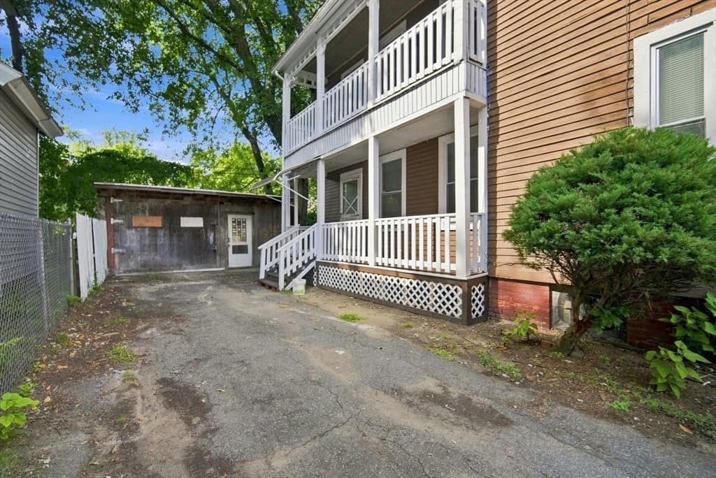 26 Hebron St, Springfield MA 01107 photo 23