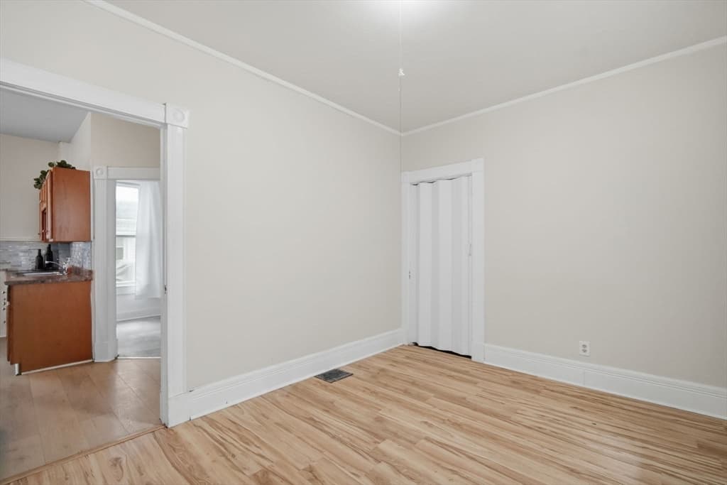 26 Hebron St, Springfield MA 01107 photo 13