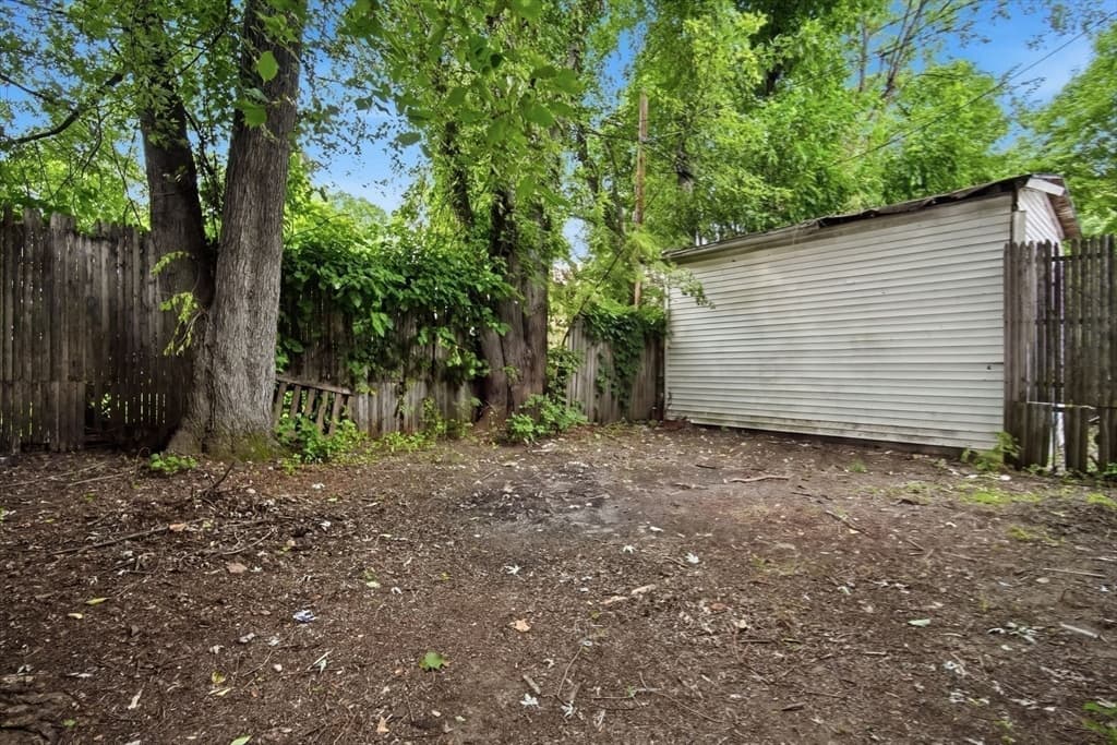 26 Hebron St, Springfield MA 01107 photo 26