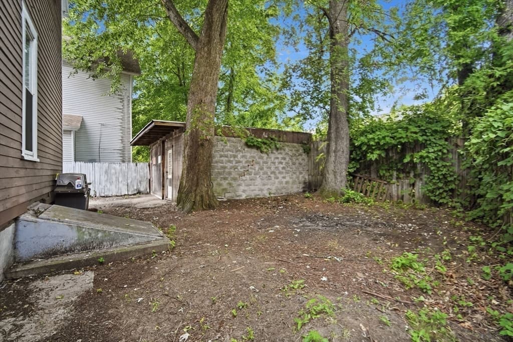 26 Hebron St, Springfield MA 01107 photo 25