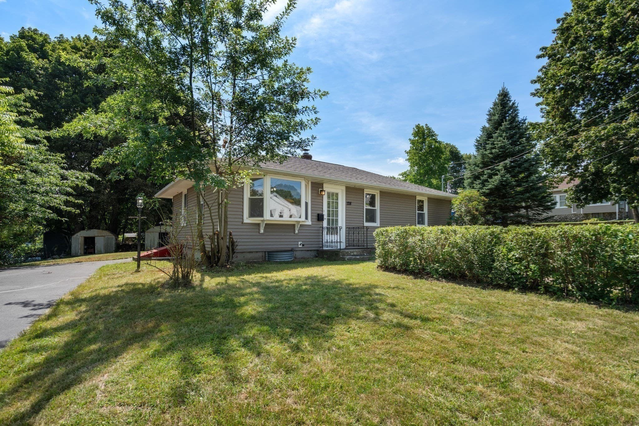 128 Clark St, Worcester MA 01606