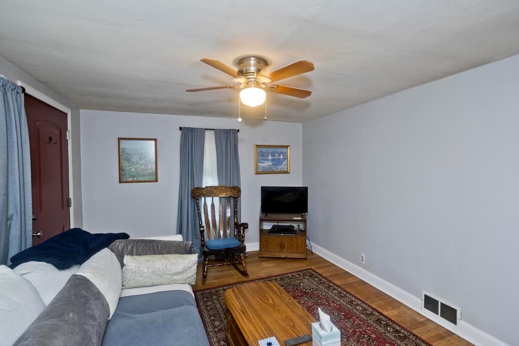 135 Prentice, Springfield MA 01104 photo 7