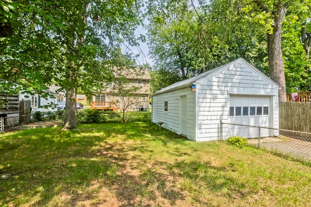 135 Prentice, Springfield MA 01104 photo 32