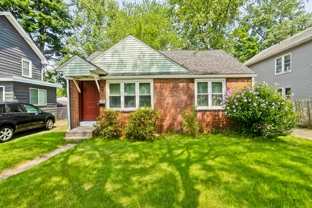 135 Prentice, Springfield MA 01104
