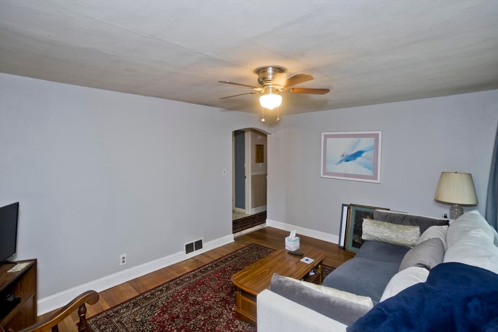 135 Prentice, Springfield MA 01104 photo 5