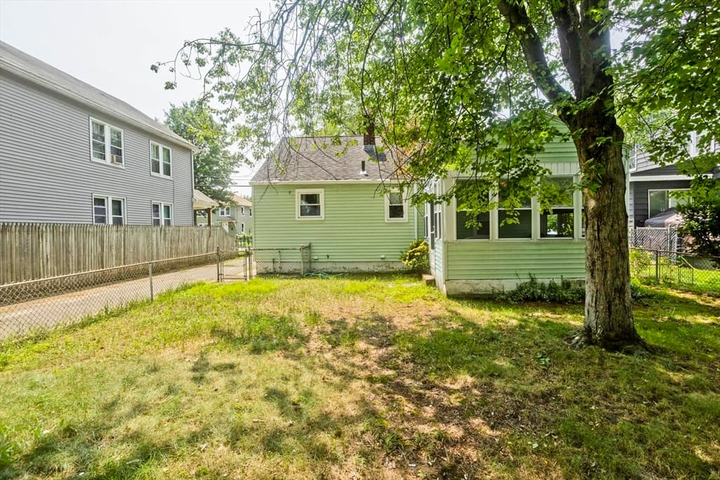135 Prentice, Springfield MA 01104 photo 33