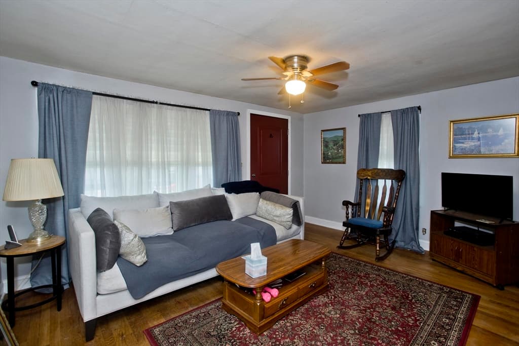 135 Prentice, Springfield MA 01104 photo 4