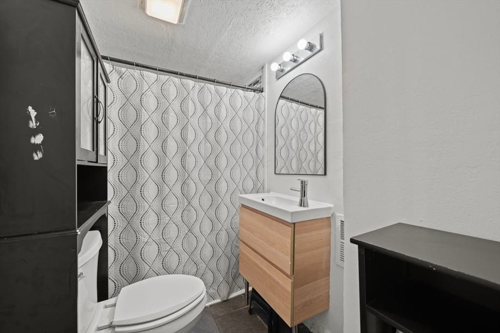 Single Family Residence at 35 Ocean Ave, Halifax MA 02341, Halifax, photo 20 of 27