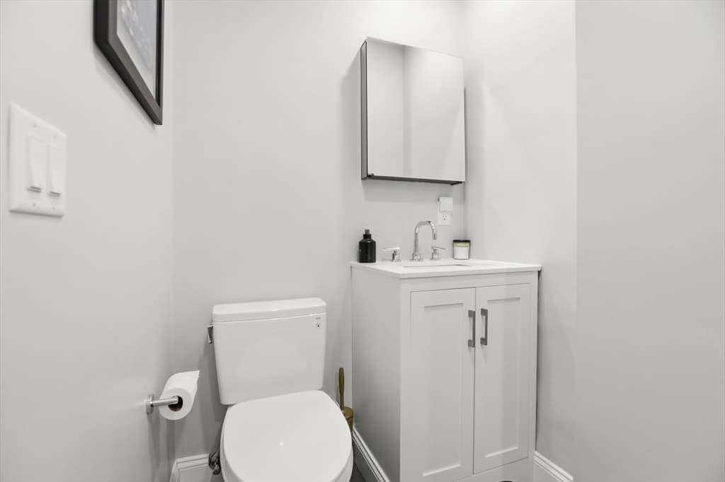 1896 Beacon St, Brookline MA 02445 photo 12