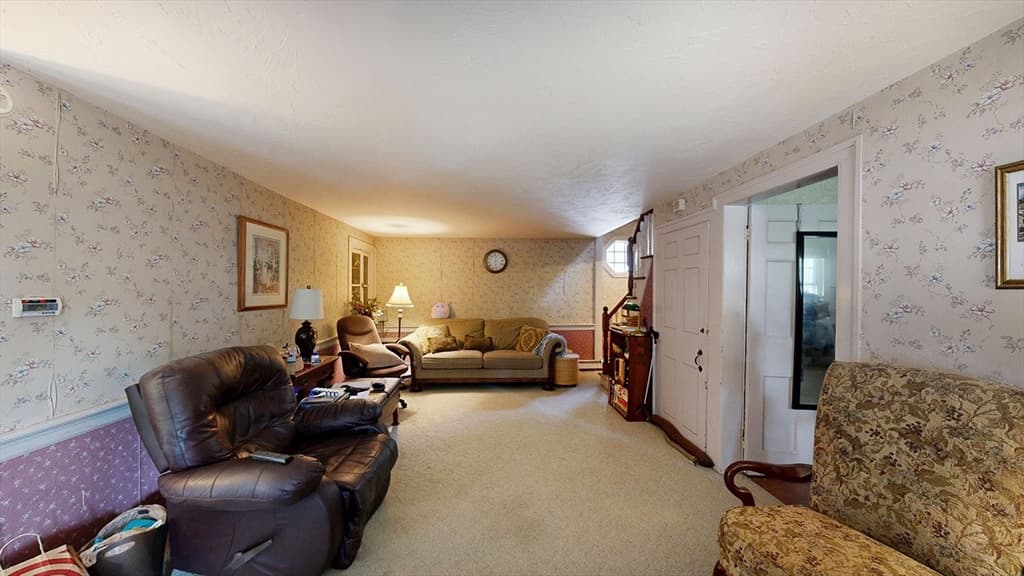 18 North Ave, Attleboro MA 02703 photo 4