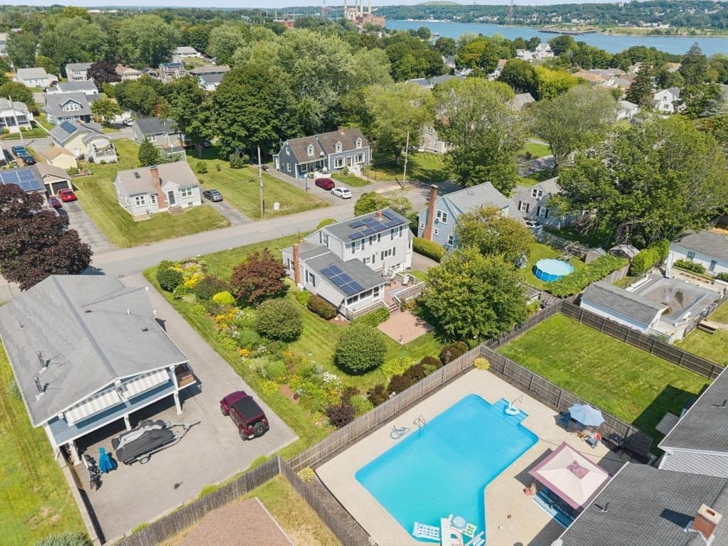 301 Westhill Avenue, Somerset MA 02726 photo 3