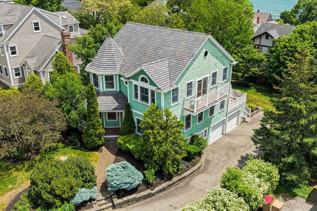 43 Andrew Ave, Hull MA 02045