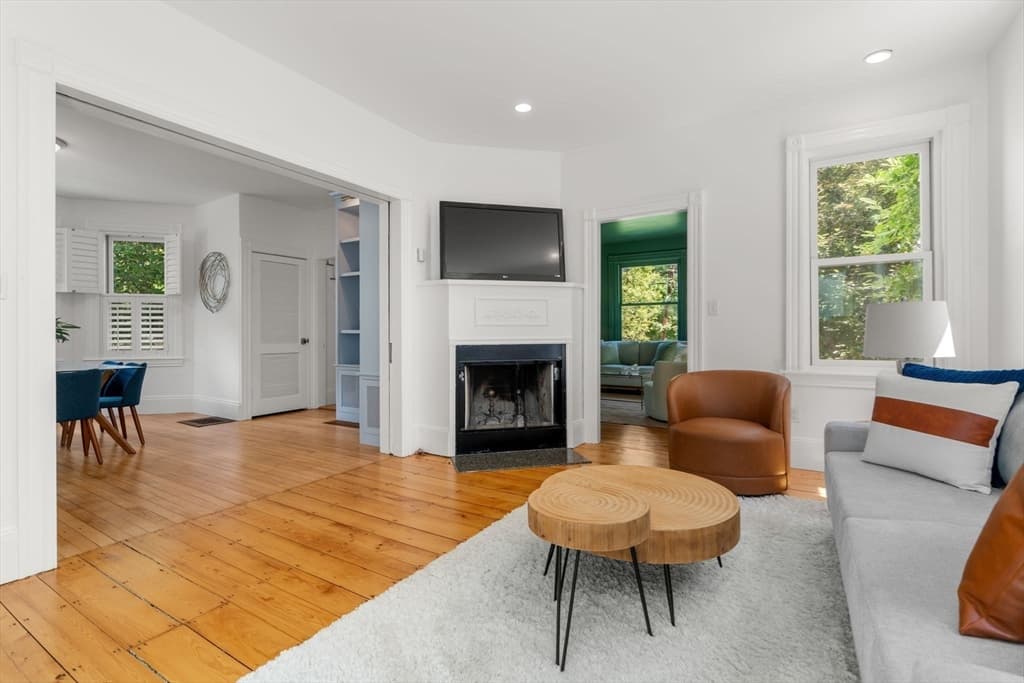 302 Concord Road, Weston MA 02493 photo 9