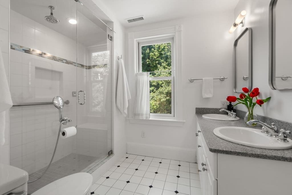 302 Concord Road, Weston MA 02493 photo 24