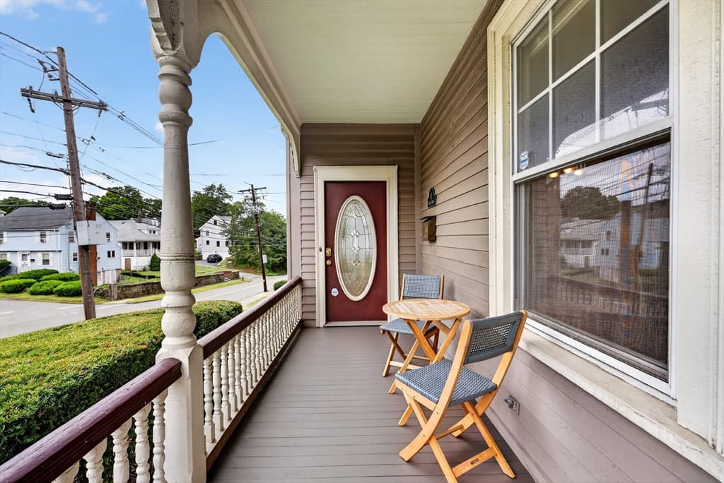 41 Maple St, Stoneham MA 02180 photo 2