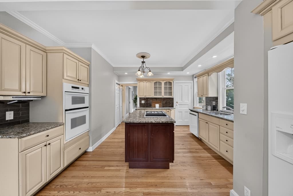 41 Maple St, Stoneham MA 02180 photo 13