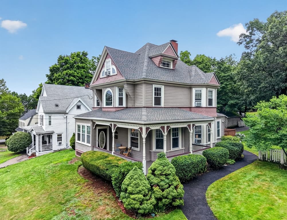41 Maple St, Stoneham MA 02180