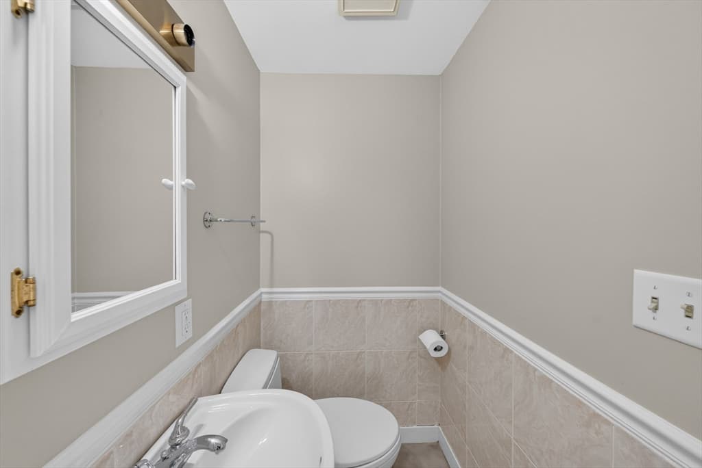 41 Maple St, Stoneham MA 02180 photo 20