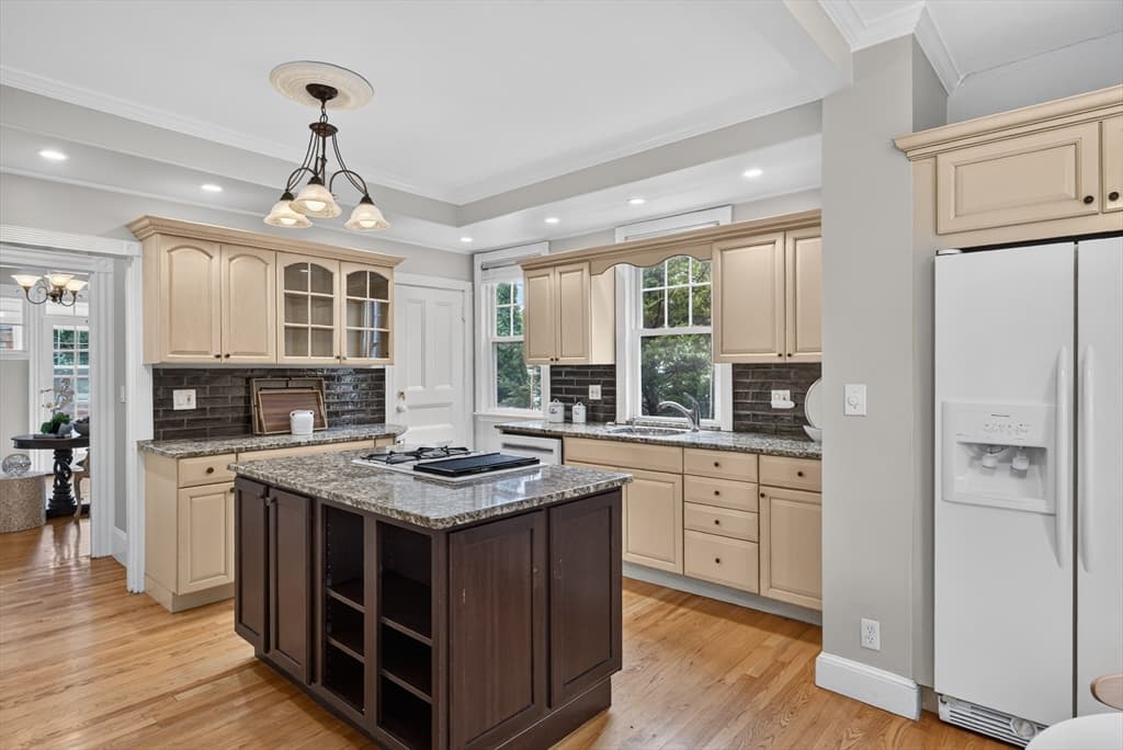 41 Maple St, Stoneham MA 02180 photo 10