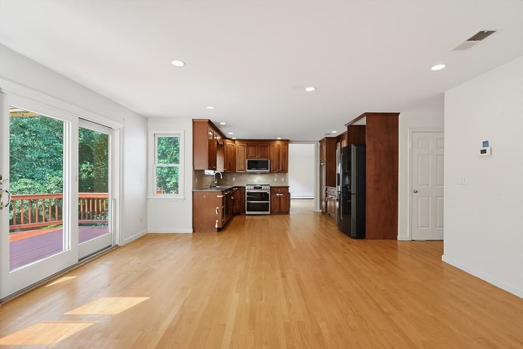 250 Palisades Cir, Stoughton MA 02072 photo 12