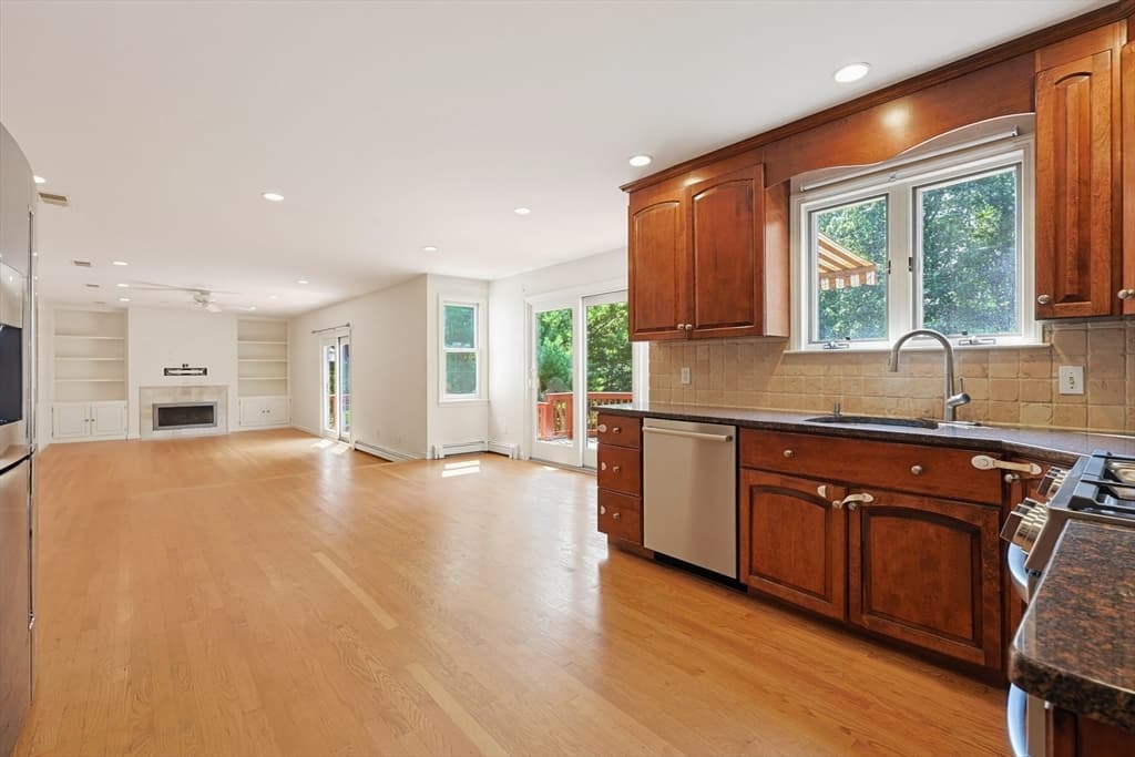 250 Palisades Cir, Stoughton MA 02072 photo 9