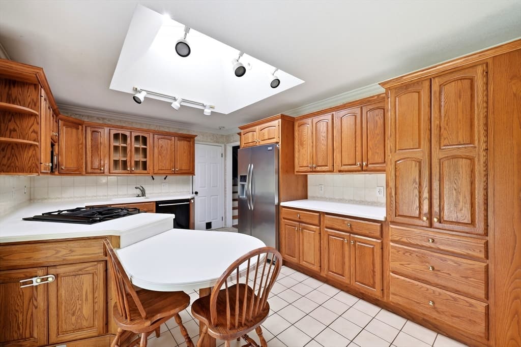 277 Brainerd St, South Hadley MA 01075 photo 9
