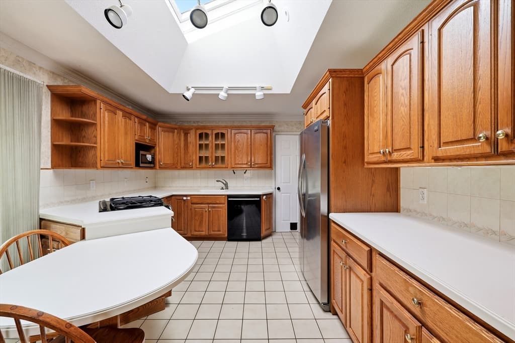 277 Brainerd St, South Hadley MA 01075 photo 10