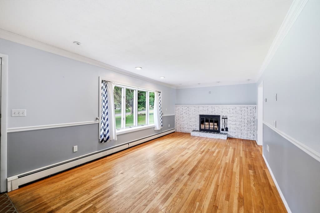 277 Brainerd St, South Hadley MA 01075 photo 4