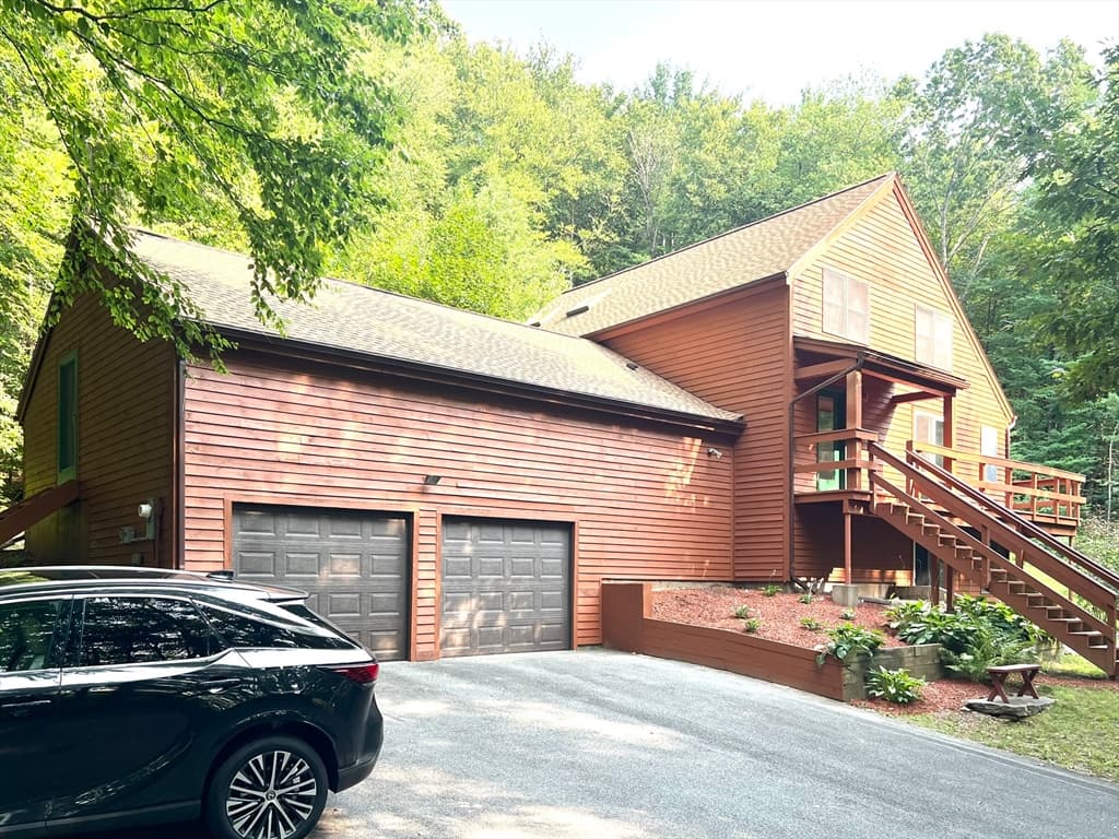 42 Captain Lathrop Drive, Deerfield MA 01373