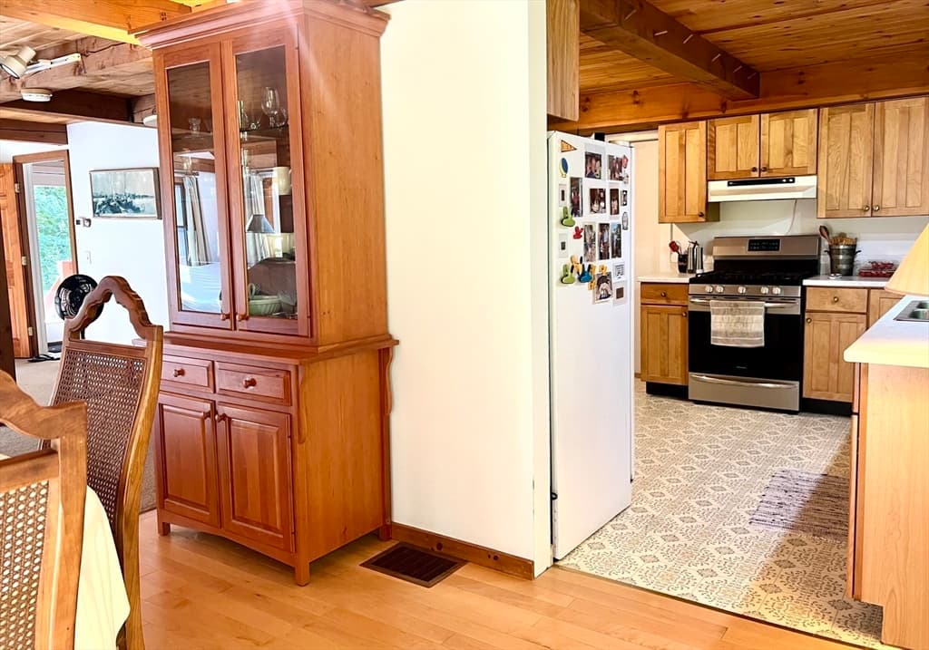 42 Captain Lathrop Drive, Deerfield MA 01373 photo 8
