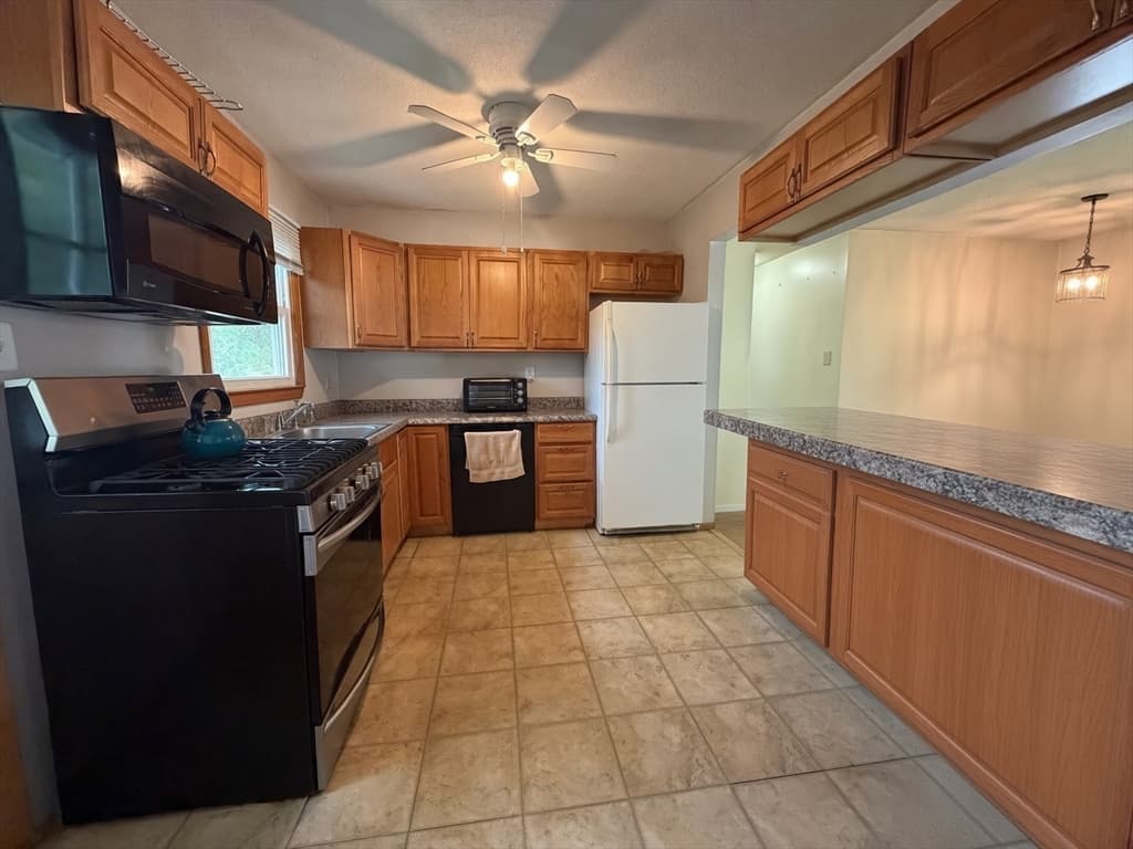 24 Crestshire Drive, Lawrence MA 01843 photo 9